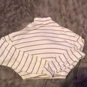 Short turtle neck white and brown striped cute fit